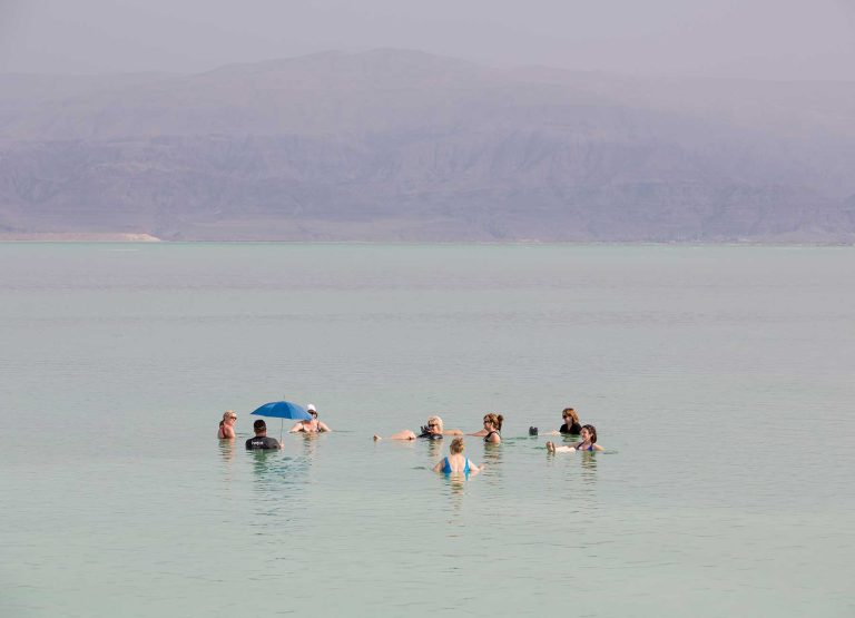 Attractions-dead-sea-Ein-boke--beach-001